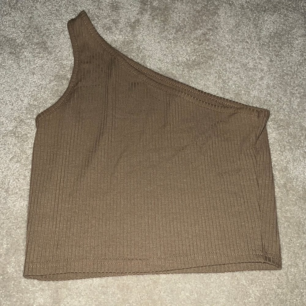 One shoulder tann